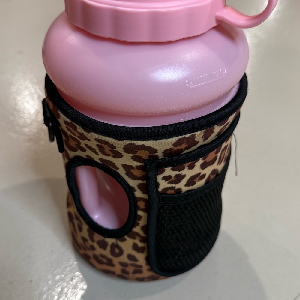 Hydrojug and 2 sleeves pink jug with floral and cheeta sleeves water bottle - Picture 11 of 12